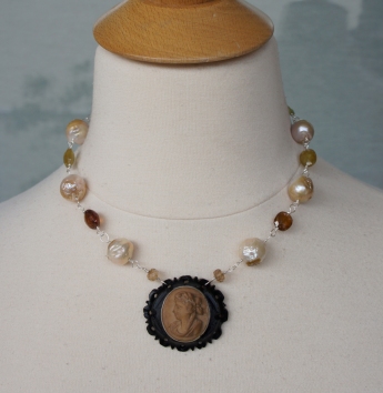Lava cameo and pearls necklace