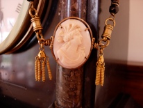 Cameo and tassels necklace